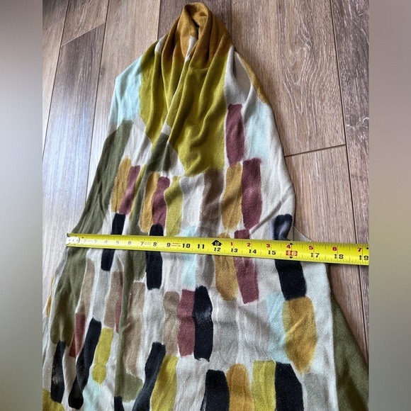 🛍️ Adore knit high low Vest with multi color great condition. - Picture 7 of 8